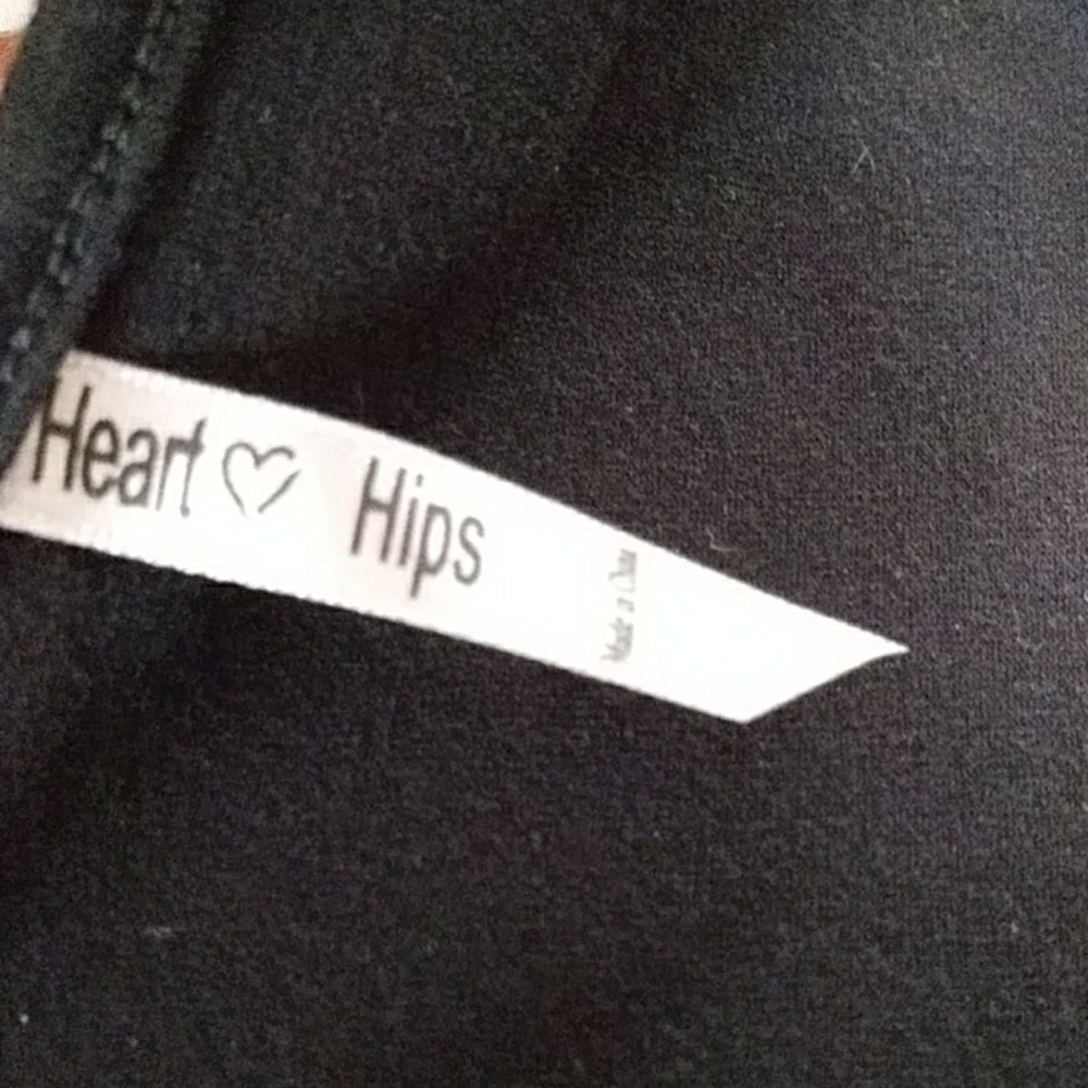🍍Heart & Hips Short sleeve Black Dress - Picture 3 of 5